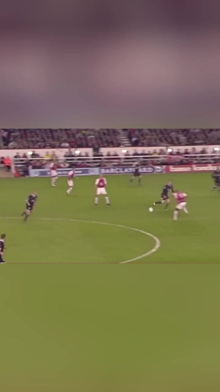 什么叫美麗足球不敗賽季的槍手將足球踢成了流動的藝術