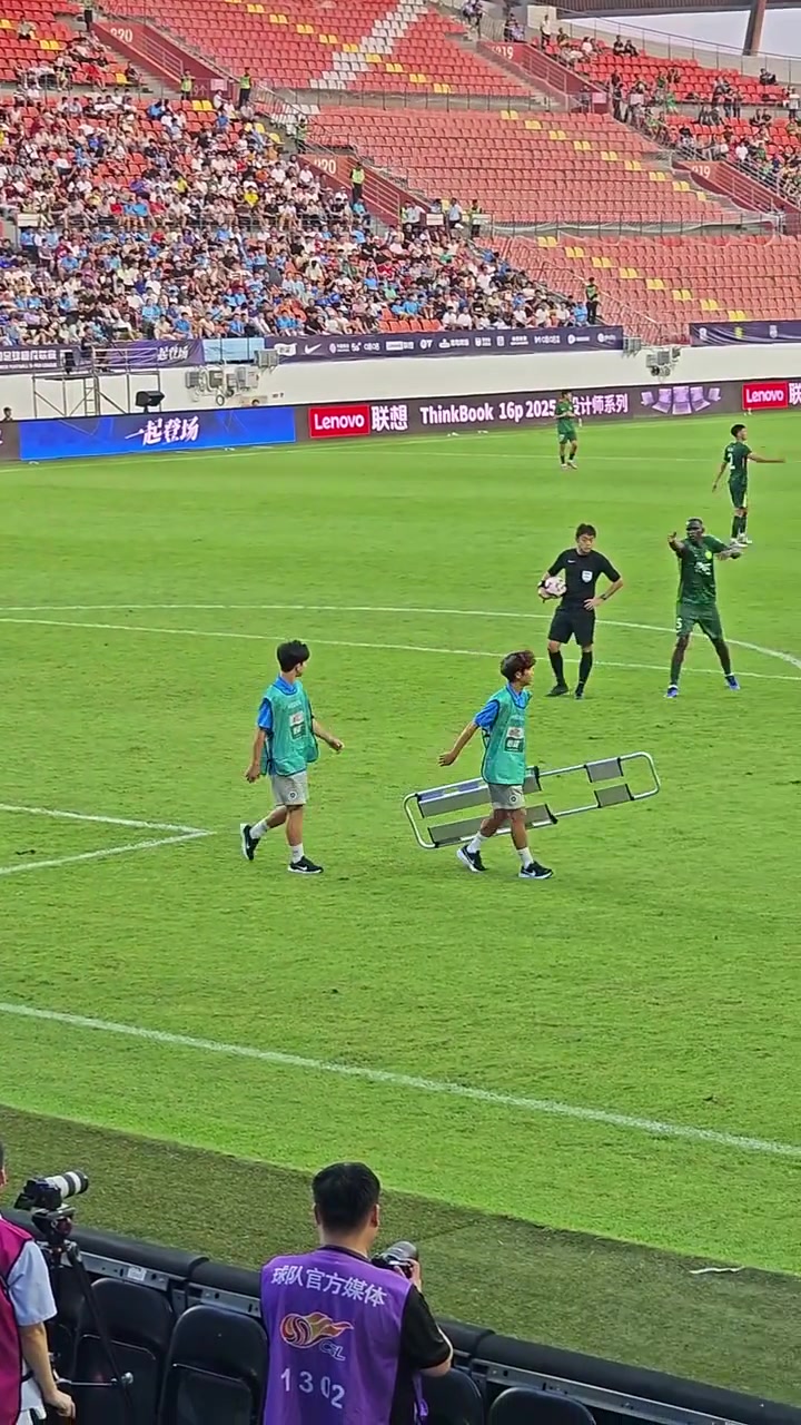 被恩加德烏投訴網友深圳四位擔架球童閱讀比賽能力真強