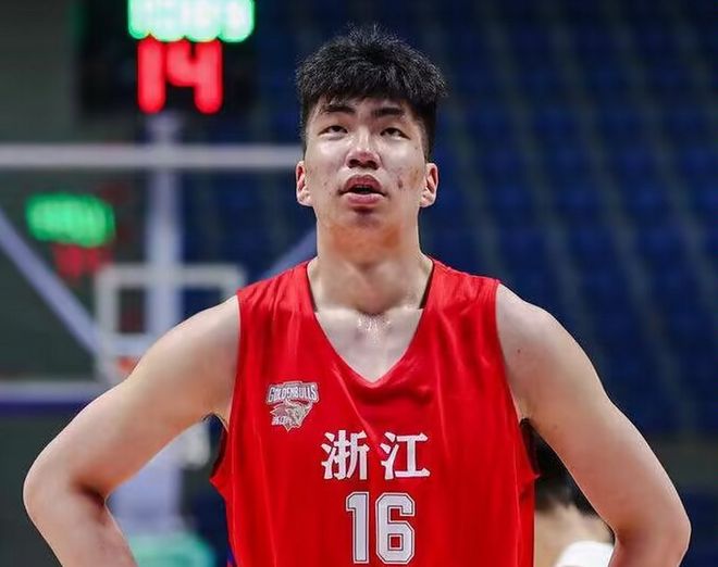 比楊瀚森還慘！餘嘉豪留洋首次替補首次0分後 被召回國打全運會