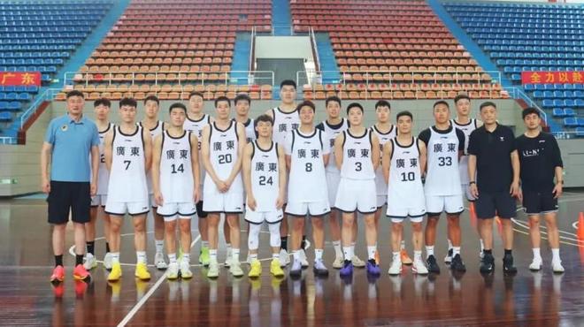 廣東男籃全運(yùn)會12人大名單：趙睿胡明軒領(lǐng)銜，王睿澤劉傳興在列