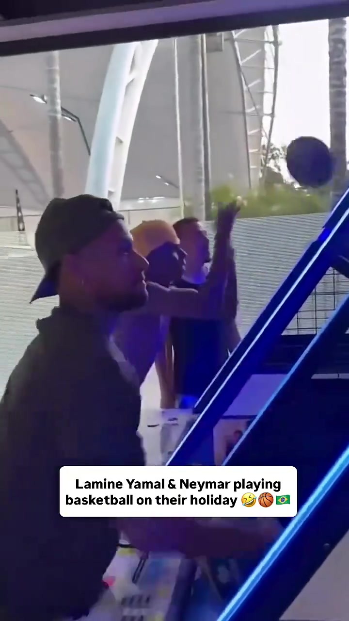 雙馬爾PK亞馬爾和內(nèi)馬爾玩投籃機