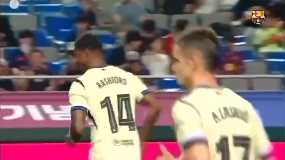 著實開心拉什福德上場時與林加德?lián)粽贫硕紭烽_了花