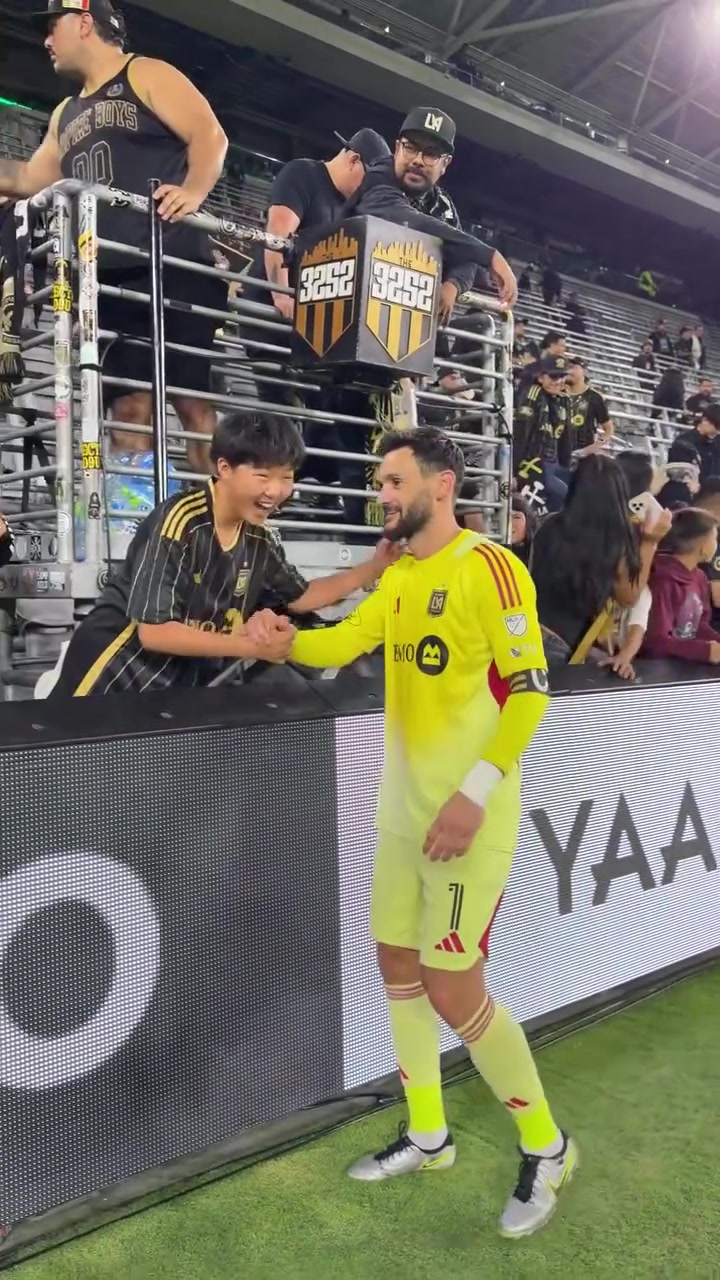 人氣不俗洛里與洛杉磯的球迷們合影