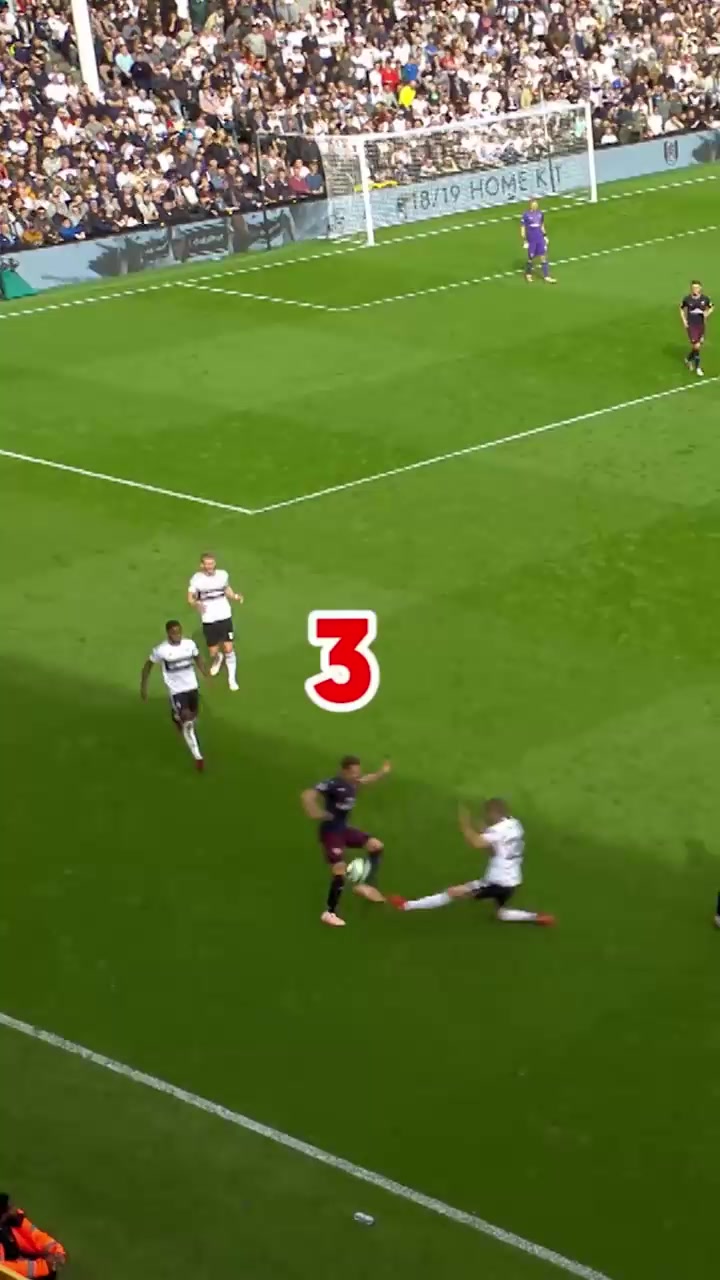 充滿藝術氣息的進球槍手美麗足球的天花板