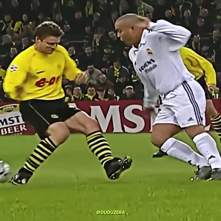 游刃有余一分鐘告訴你皇馬時期的大羅有多猛