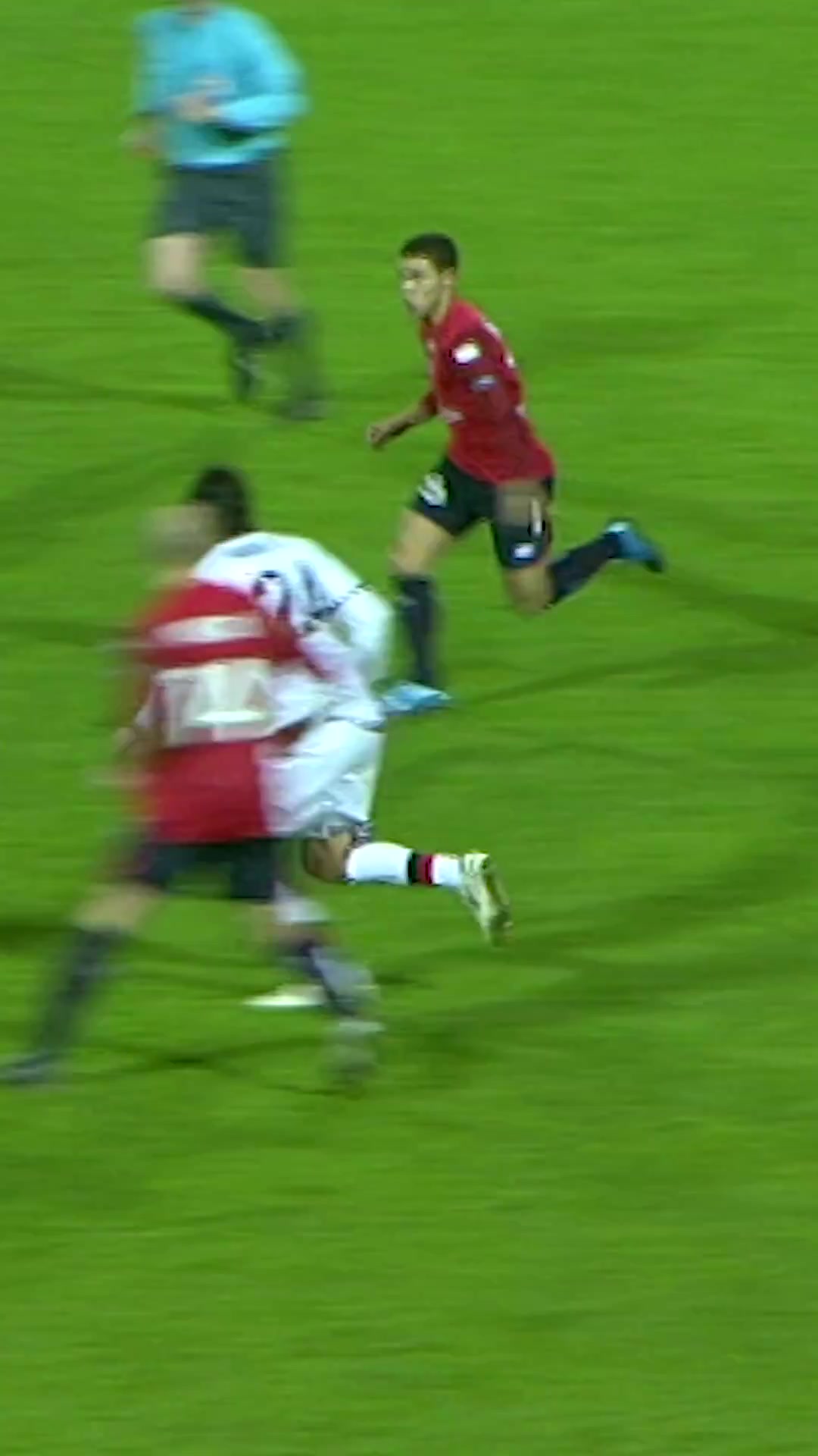 初露鋒芒歐聯(lián)杯官推阿扎爾里爾時期進球勢不可擋的阿扎爾