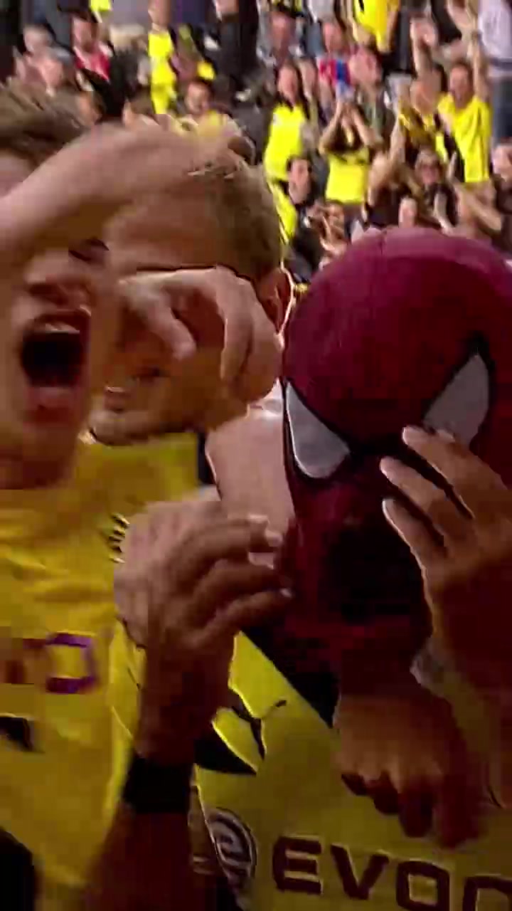 誰(shuí)是慶祝之王多特蒙德球員慶祝動(dòng)作合集美羊羊名場(chǎng)面太多了