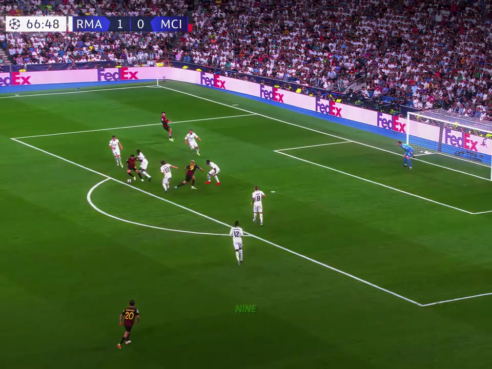 歷史級(jí)名場(chǎng)面德布勞內(nèi)炮彈遠(yuǎn)射攻破庫(kù)爾圖瓦把守的球門