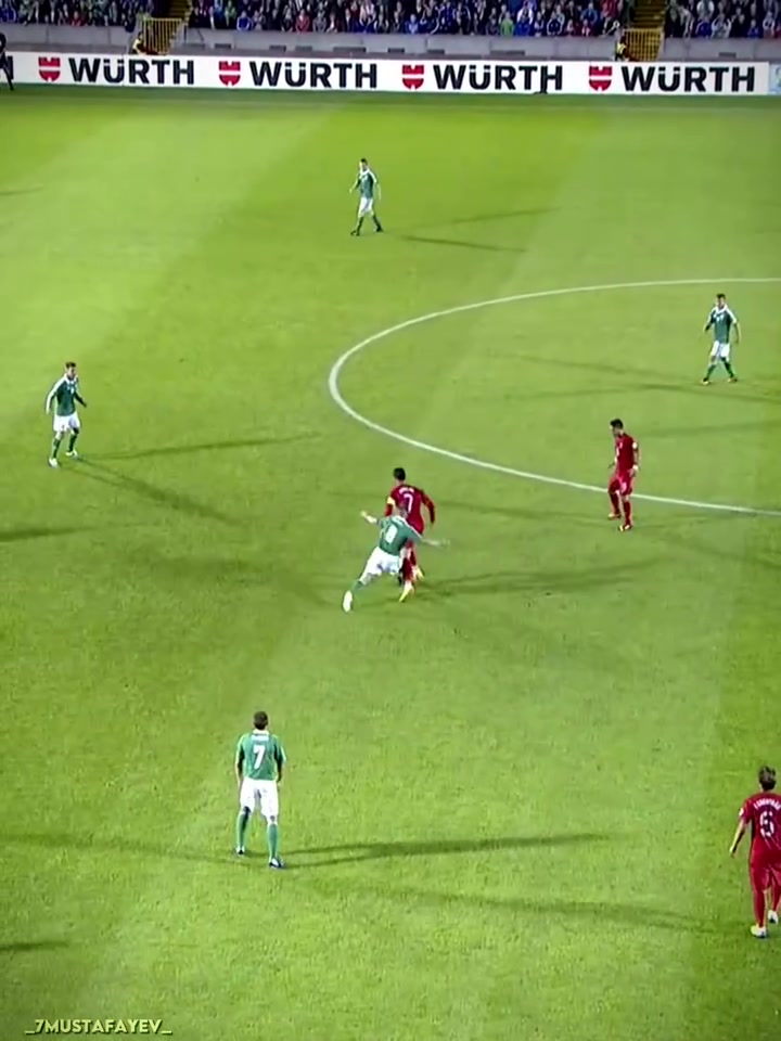 你說你惹他干嘛名場面面對挑釁C羅選擇用進球來回應