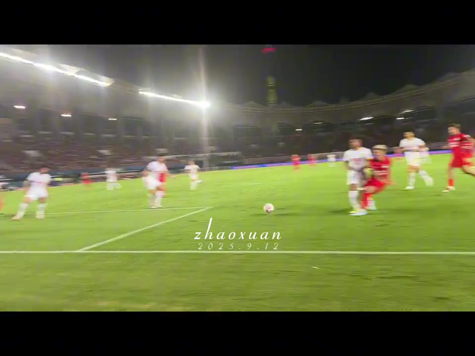 無(wú)奈現(xiàn)場(chǎng)實(shí)拍鐘義浩亂戰(zhàn)破門(mén)瞬間國(guó)安眾將呆若木雞