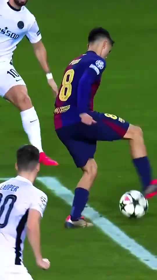 低調(diào)的大師名場面佩德里腦后長眼腳后跟穿襠對手