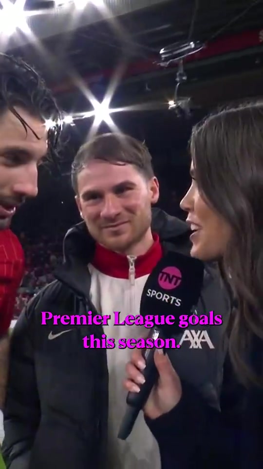 看臺聲音太嘈雜導(dǎo)致索博聽不清女記者那我就不客氣了