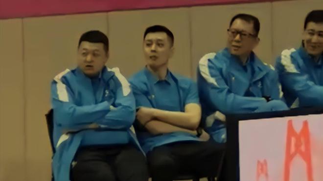 楊鳴：承認廣東是強隊，但絕不放棄，郭士強親眼見證遼籃大勝50分