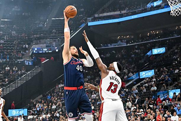 比賽觀感太糟糕瞭！快船內(nèi)線支柱的下滑幅度明顯偏大瞭一些？