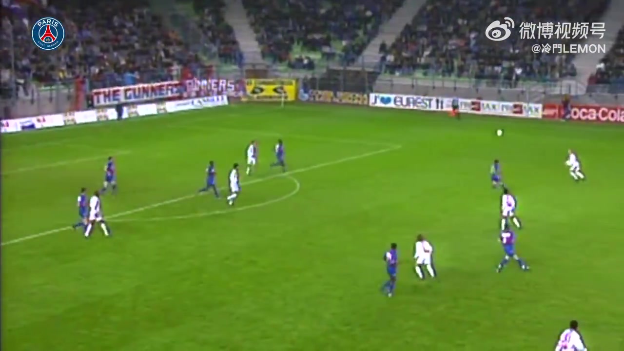 堪比范巴斯滕的超級(jí)世界波來(lái)自巴黎球員弗朗西斯太炸裂