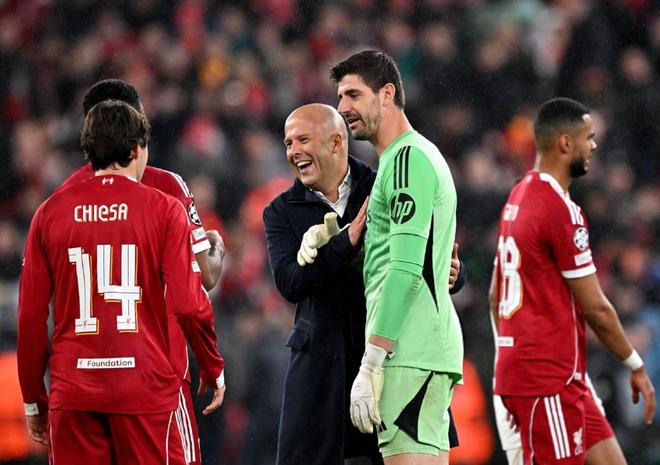 悲喜夜！拜仁滅巴黎奪16連勝，疲弱利物浦?jǐn)鼗蜀R，尤文一勝難求