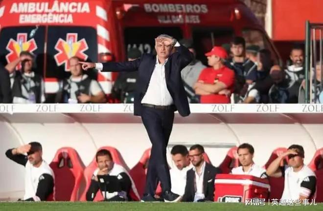 歐冠3連??！穆里尼奧遭背棄，球隊(duì)0-1落后，球迷們第76分鐘就退場(chǎng)