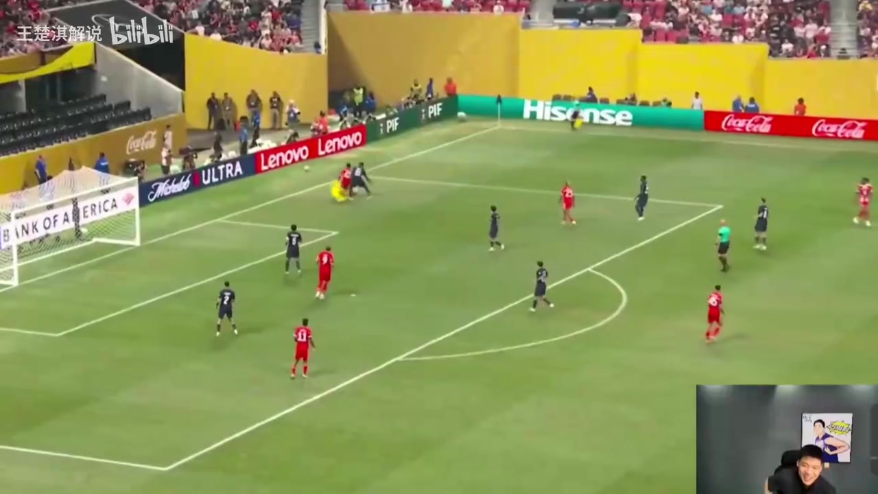 季前賽時多納魯馬把穆西亞拉整傷了多納魯馬掩面痛哭