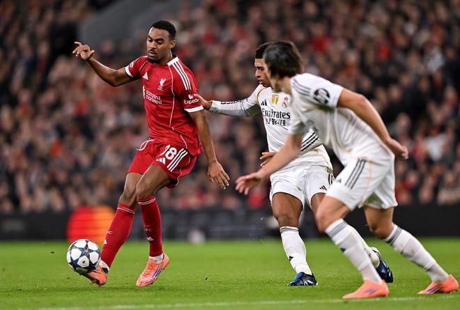 歐冠利物浦1-0送皇馬歐冠首敗，麥卡利斯特一擊制勝，薩拉赫低迷