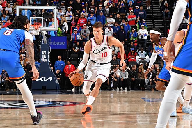 好歹手感恢復(fù)瞭一些！快船後場大將再差也不會比老保羅更差瞭吧？