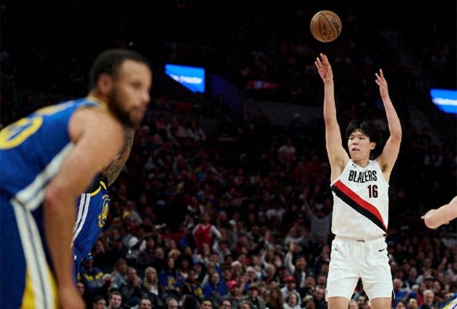 楊瀚森再次遭下放，決戰(zhàn)雷霆時(shí)將再召回，枯坐冷板凳成賣票吉祥物