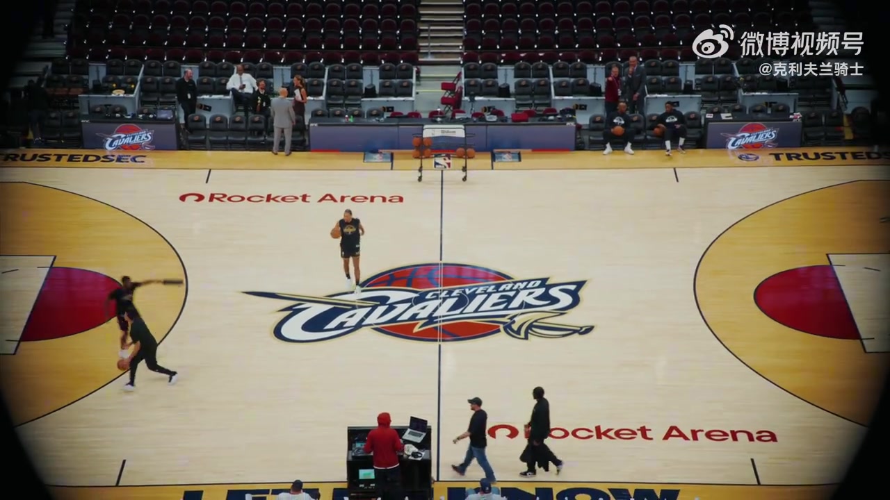 爺青回騎士換上了當(dāng)年詹姆斯騎士1.0時(shí)代的地板太有感覺(jué)了