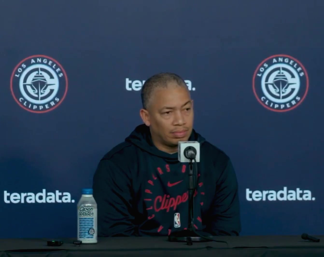 還在試驗(yàn)陣容泰倫盧回應(yīng)記者提問(wèn)比爾是我們的首發(fā)球員 還在試驗(yàn)陣容泰倫盧回應(yīng)記者提問(wèn)比爾是我們的首發(fā)球員