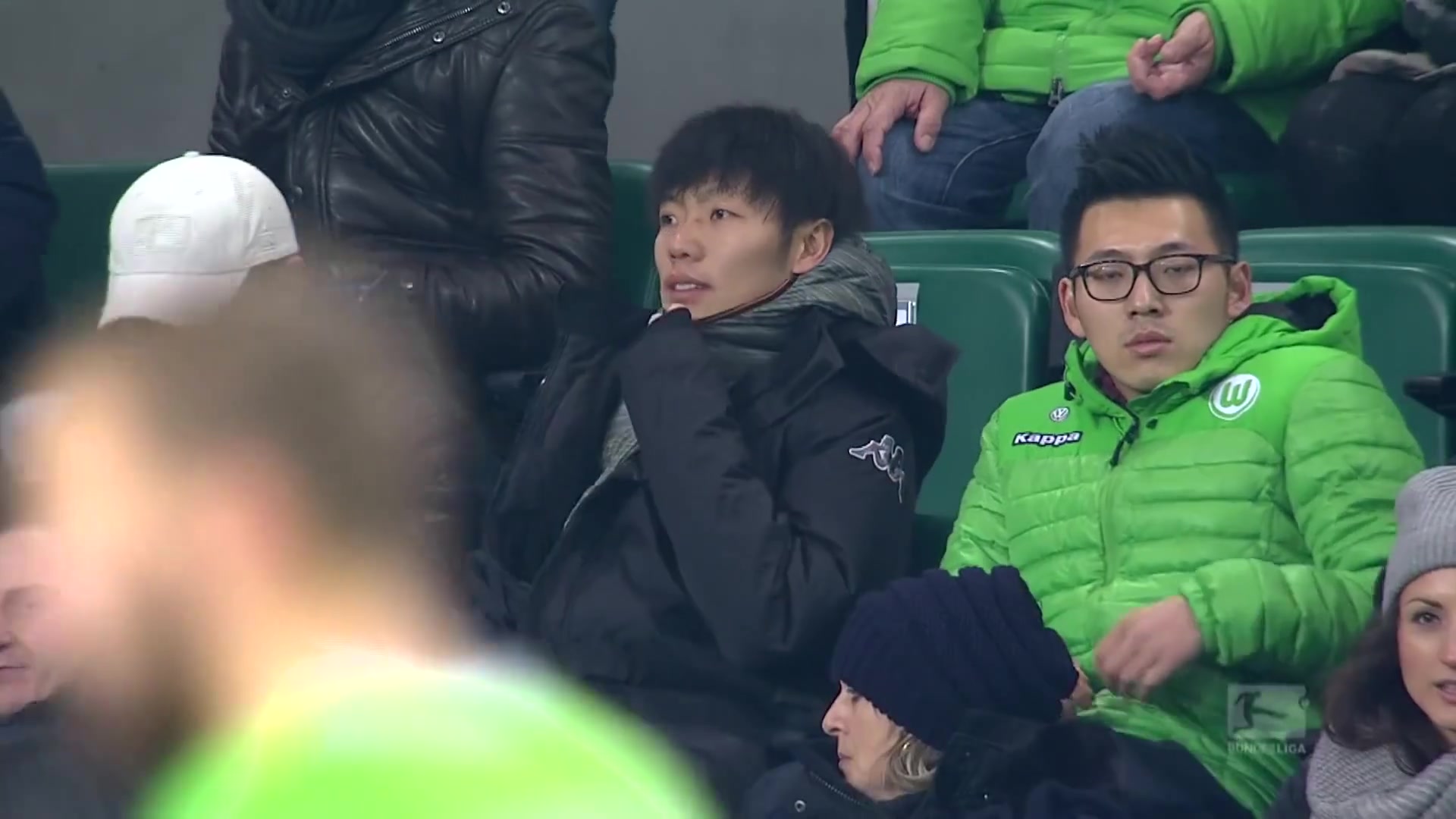 邵佳一留下了太多名場面當(dāng)年德甲官方回顧中國球員的精彩表現(xiàn)