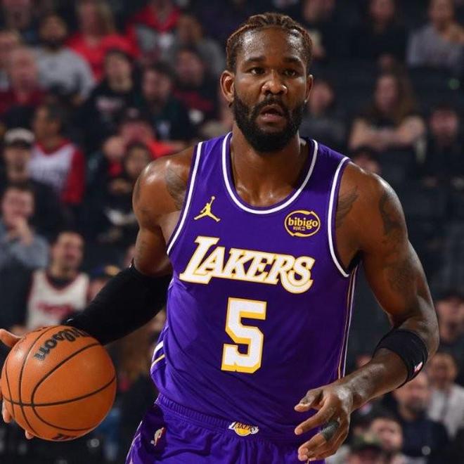 我也是狀元，艾頓13中9砍22分10板2帽0失誤力壓文班助湖人取勝