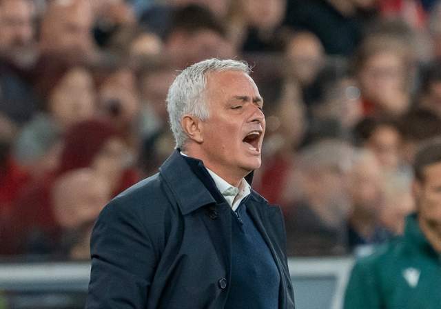 62歲穆里尼奧麻了：上任48天 歐冠3敗0分0球！淪為送分童子