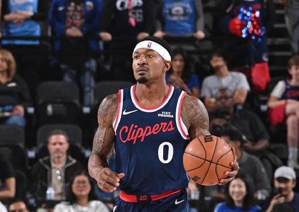 快船三連敗，泰倫盧是最大責(zé)任人，比爾場(chǎng)均7分，是最大引援?dāng)」P