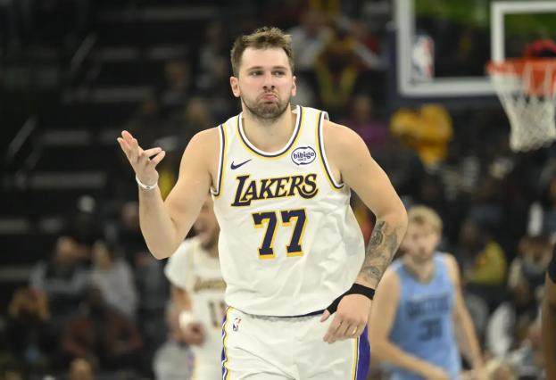 東契奇火熱開局比肩NBA諸神 超凡表現(xiàn)劍指MVP獎(jiǎng)杯