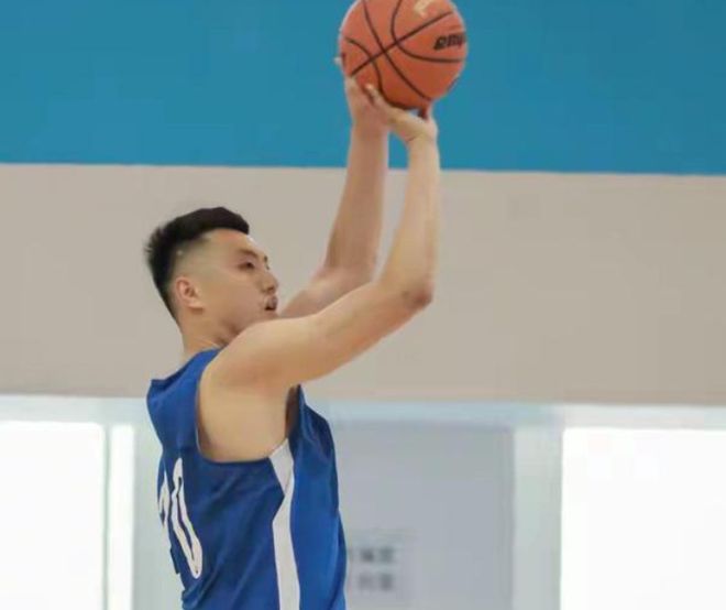 北京全運(yùn)大勝吉林！6人上雙，翟曉川王少傑最穩(wěn)，廖三寧略微回暖