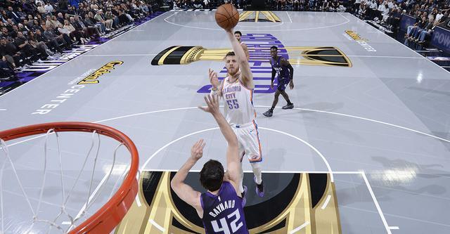 哈滕33+19亞歷山大30分 雷霆客場大勝國王31分