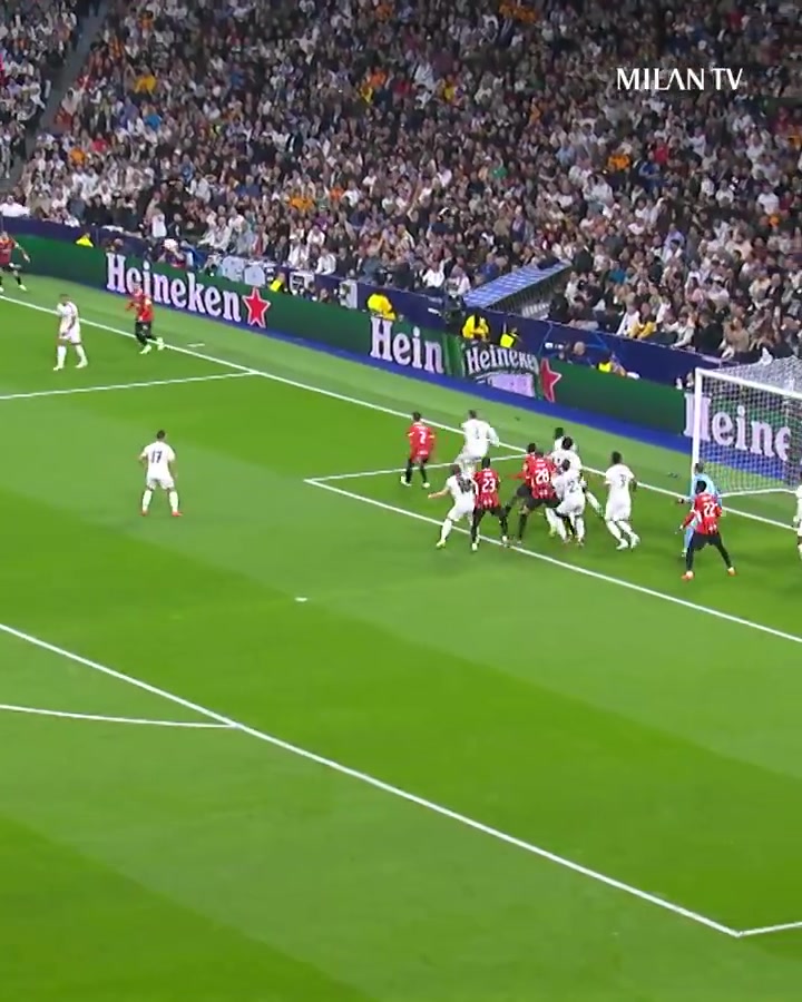 米蘭經典比賽回顧歐冠3-1戰(zhàn)勝皇馬