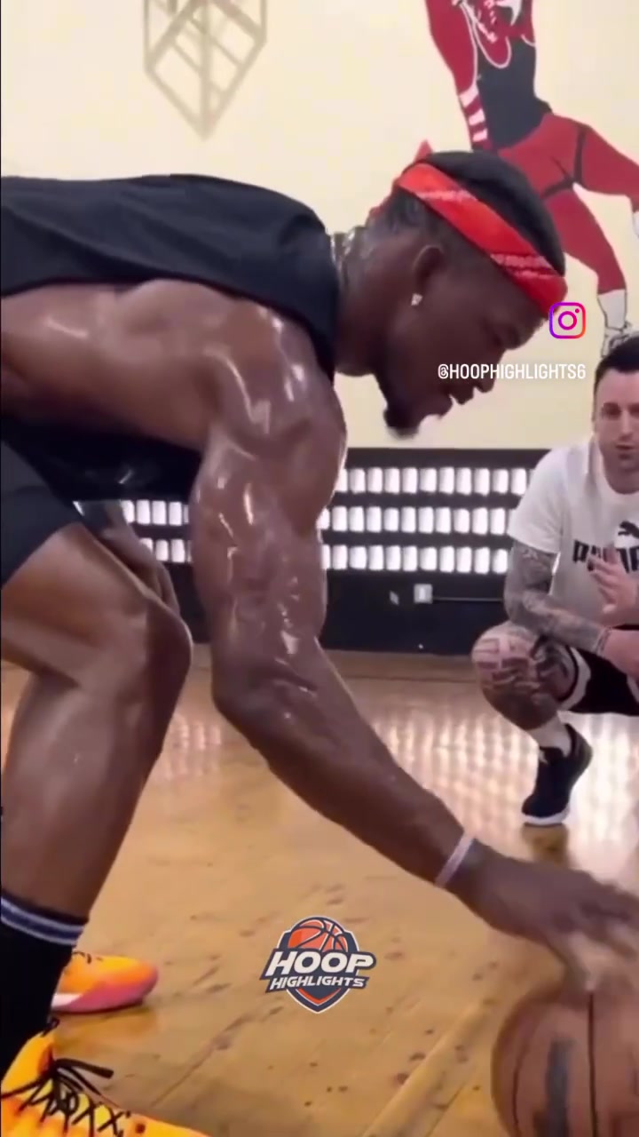 大魔王球迷惡搞你們休賽期隨便訓(xùn)練約老師的狂歡還沒結(jié)束