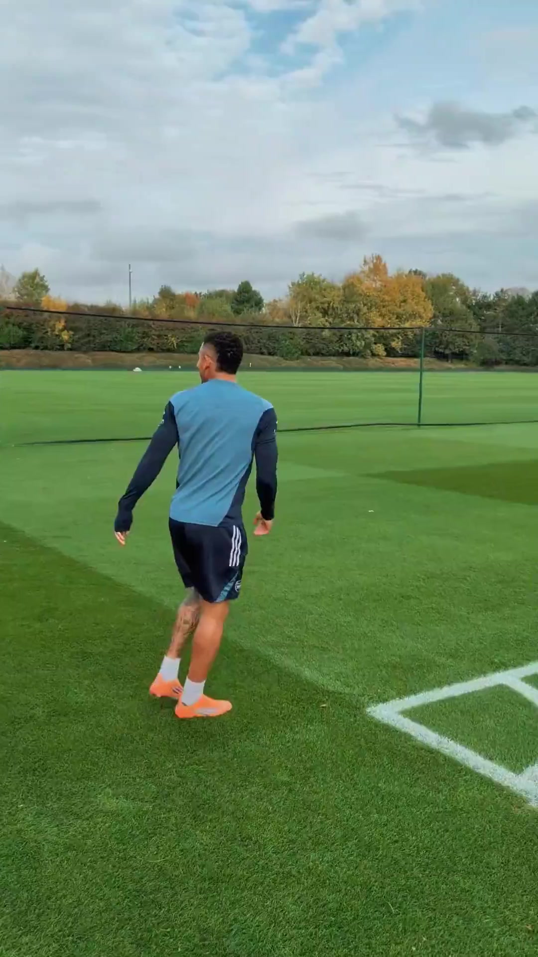 那個(gè)男人回來了熱蘇斯重返訓(xùn)練場