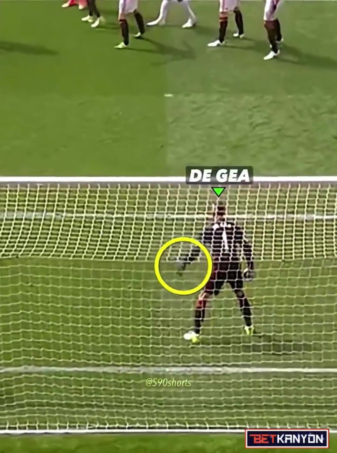 曼聯(lián)經典名場面埃雷拉早已看穿一切但是德赫亞卻讓他走開