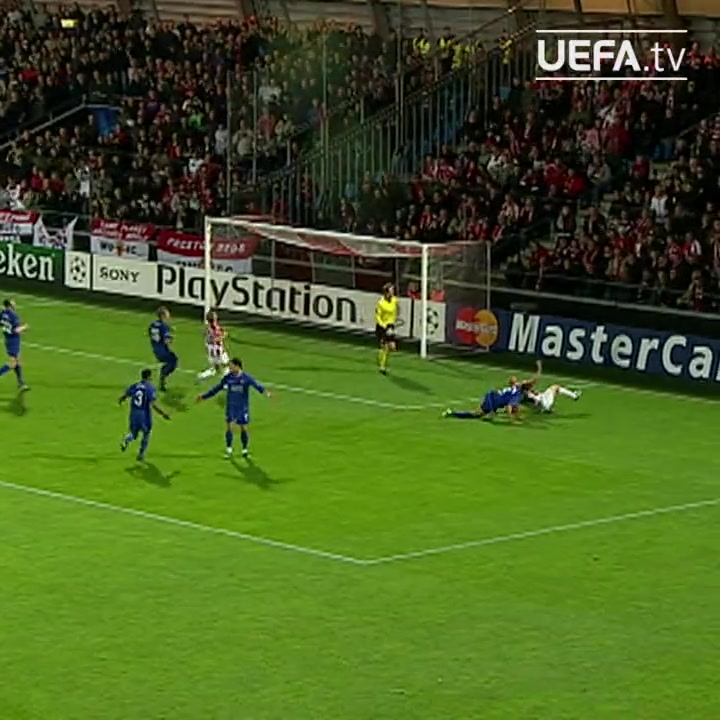 斯科爾斯他是一位偉大的球員是我合作過的最優(yōu)秀的中后衛(wèi)