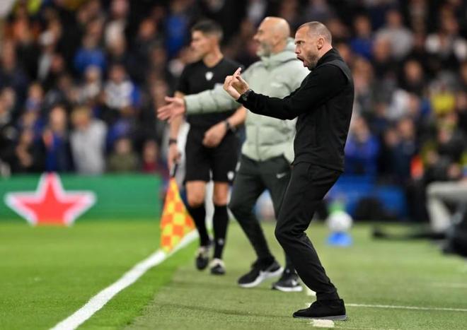 聯(lián)賽落后8分+歐冠4連??！歐冠4冠王解雇41歲功勛，滕哈格或二進(jìn)宮