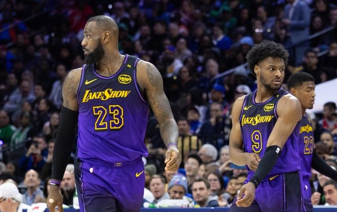 名嘴：佈朗尼關(guān)鍵時(shí)刻用防守助隊(duì)贏球！拿他當(dāng)槍黑詹姆斯真丟人！