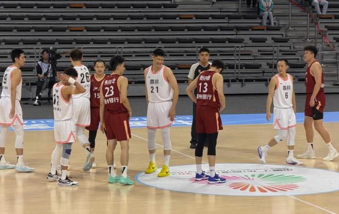 朱俊龍：對(duì)面戰(zhàn)術(shù)我都知道不好意思說(shuō)，下次還是把我也叫上吧